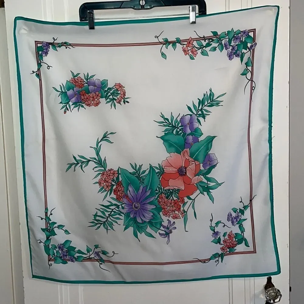 Vtg 70s/80s white‎ polyester floral large square scarf